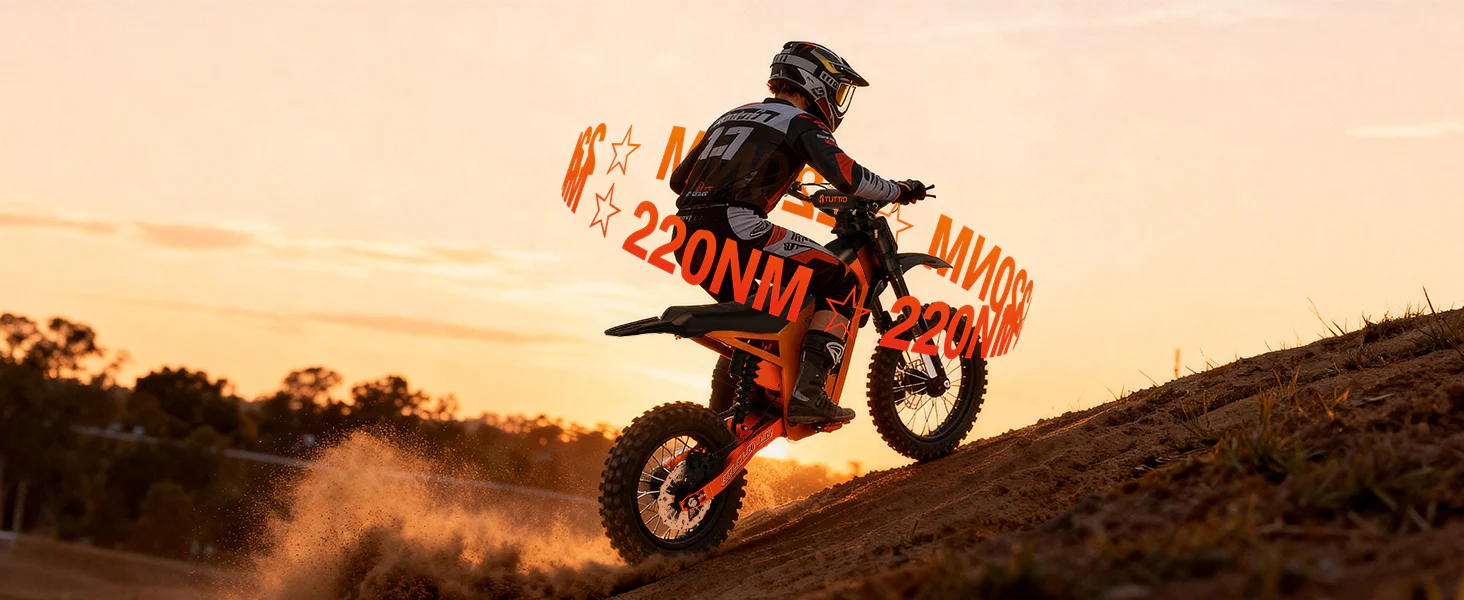 Helmeted rider on the orange Tuttio Soleil01 LO climbing a dirt hill at sunset, with black wheels, off-road tires, dust behind the rear wheel, and a 220Nm torque callout in the background
