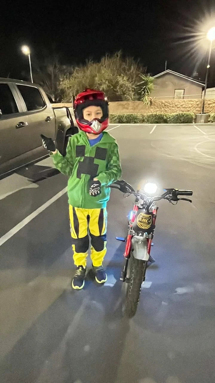 Tuttio electric bike rider photo