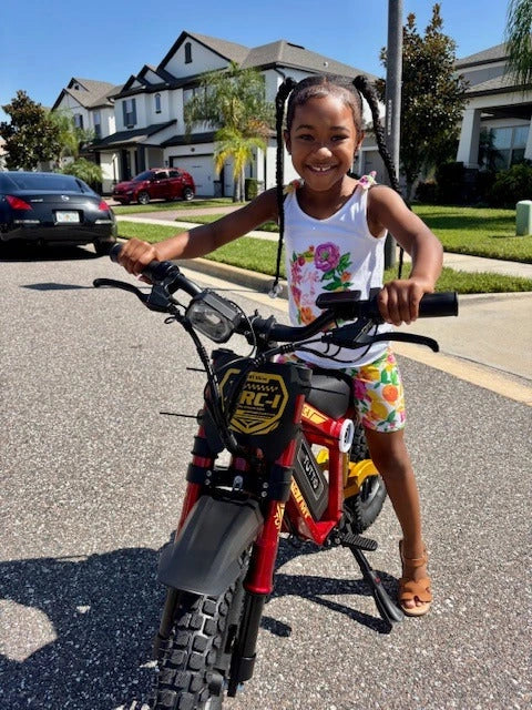 Tuttio electric bike rider photo