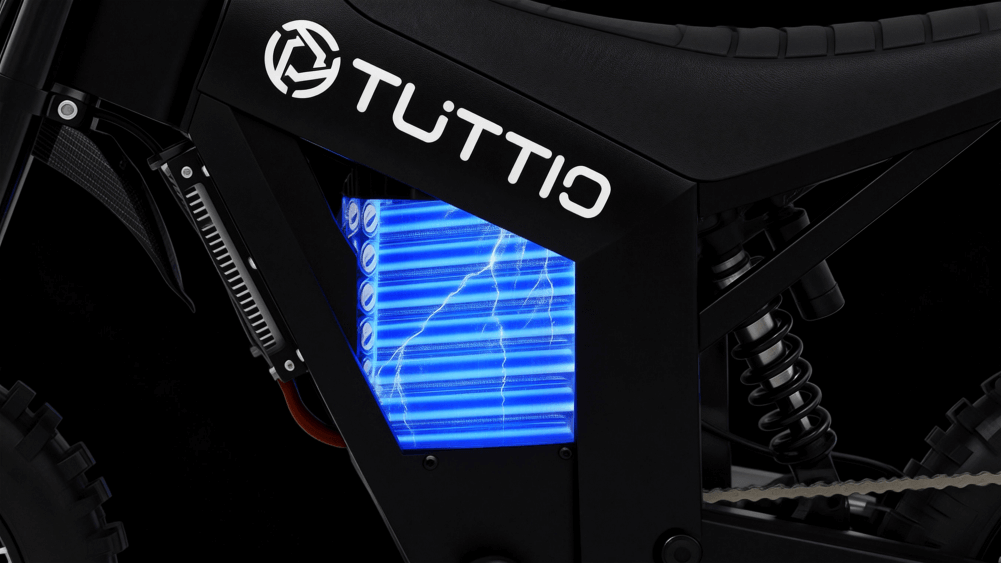 High-capacity battery delivers up to 45 miles per charge